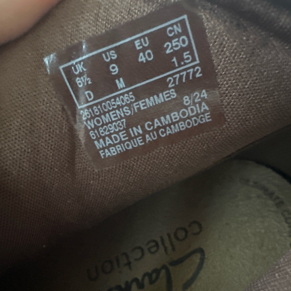 NEW Clarks Collection Brown Leather Ankle Boots Comfort Booties Womens 9 - Picture 9 of 11